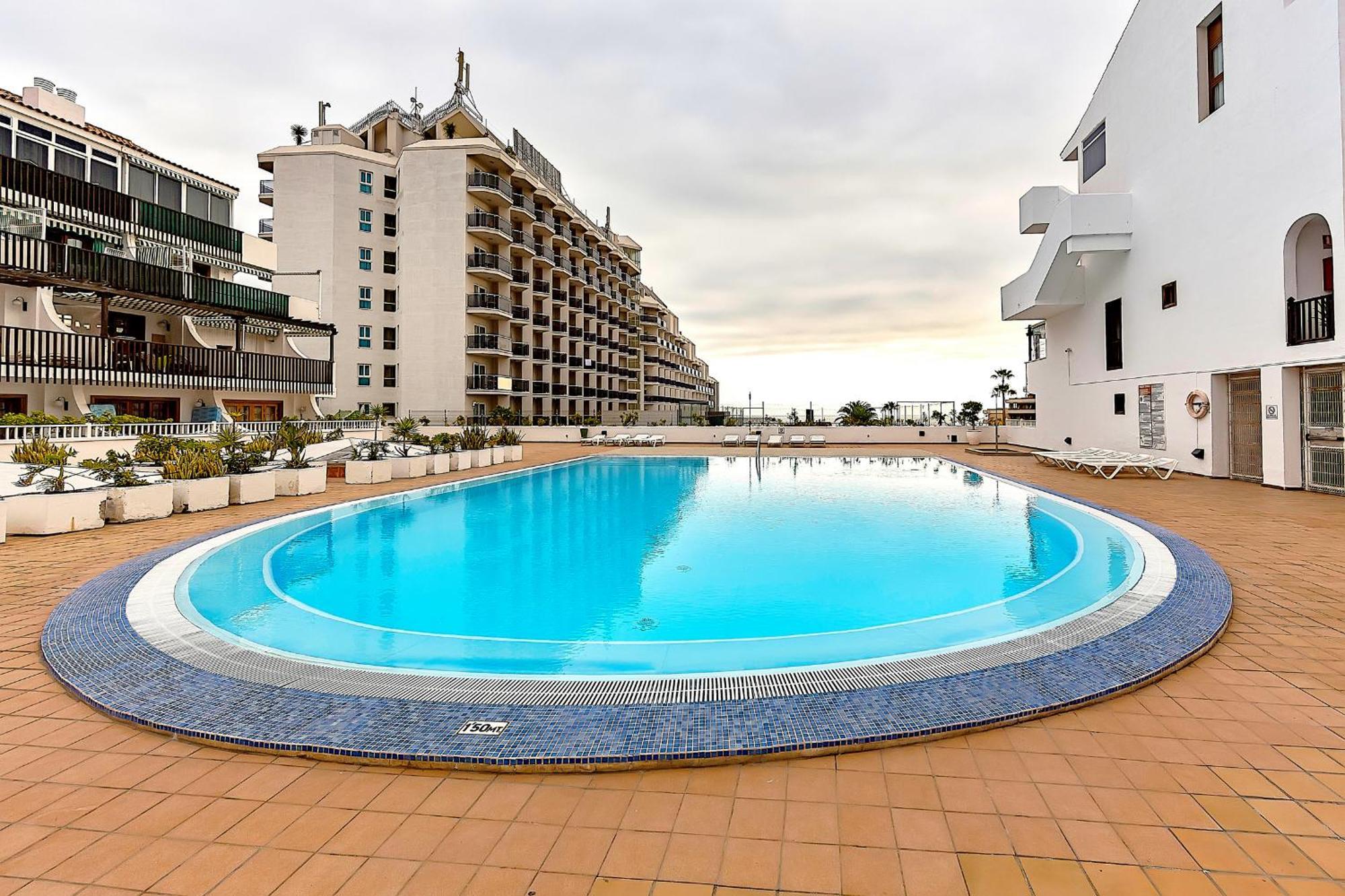 Ocean View Apartments In Park Royal I 阿德耶 外观 照片